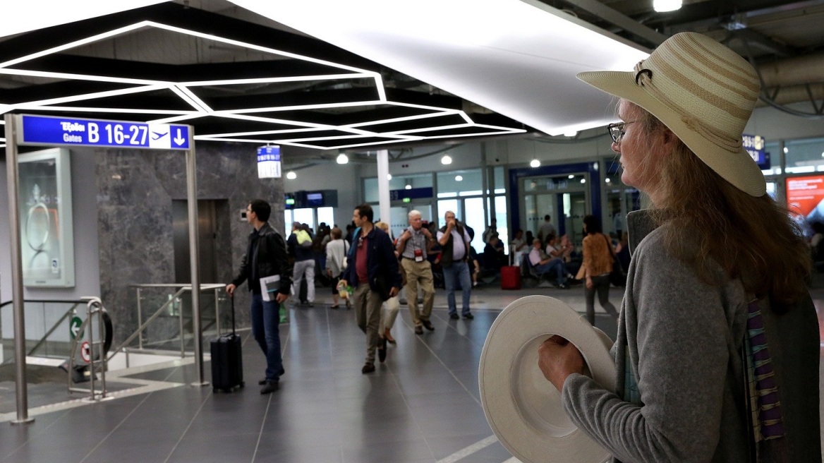 Τουριστικές επιχειρήσεις: Τα στοιχεία δείχνουν νέο ρεκόρ αφίξεων τουριστών