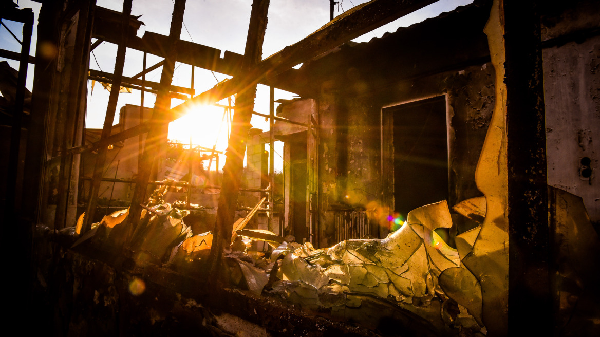 Φωτιά στο Μάτι: Χωρίς τέλος το χάος με τους νεκρούς και τους αγνοούμενους