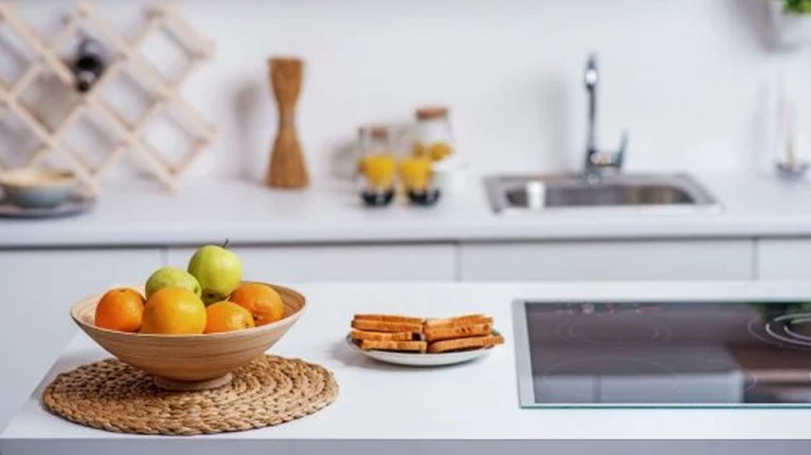 Πώς να ξεφορτωθείς μια για πάντα τα μυγάκια από την κουζίνα σου