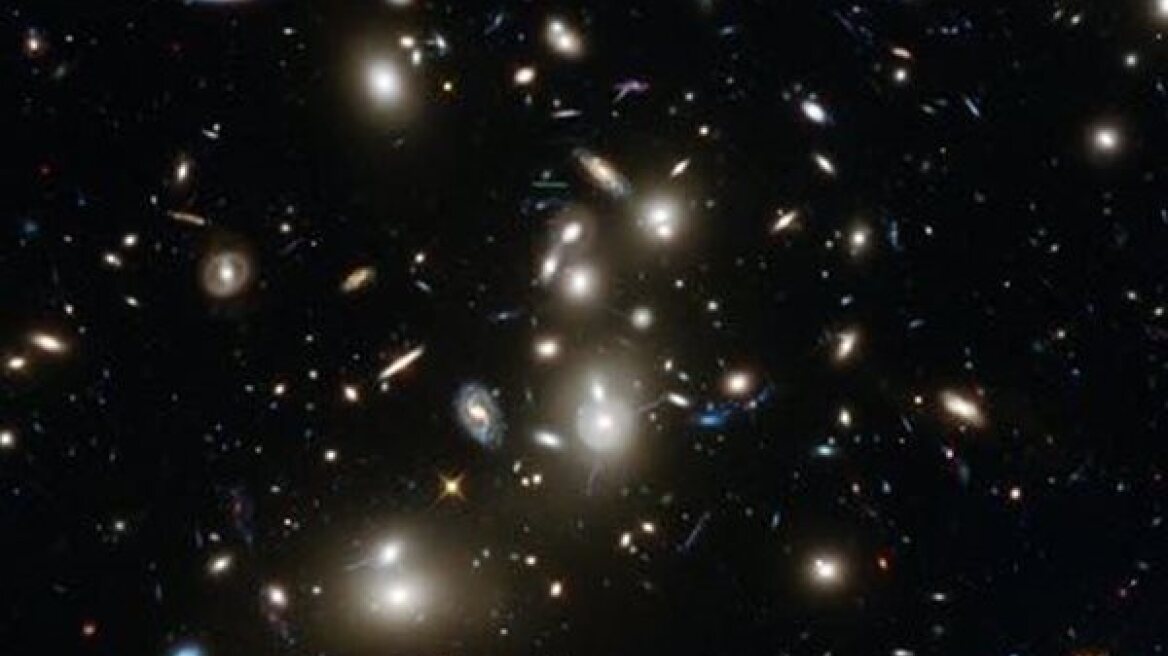 Το «μυστήριο σήμα» από τα βάθη του διαστήματος μπορεί να προέρχεται από εξωγήινους, λέει καθηγητής του Σμιθσόνιαν