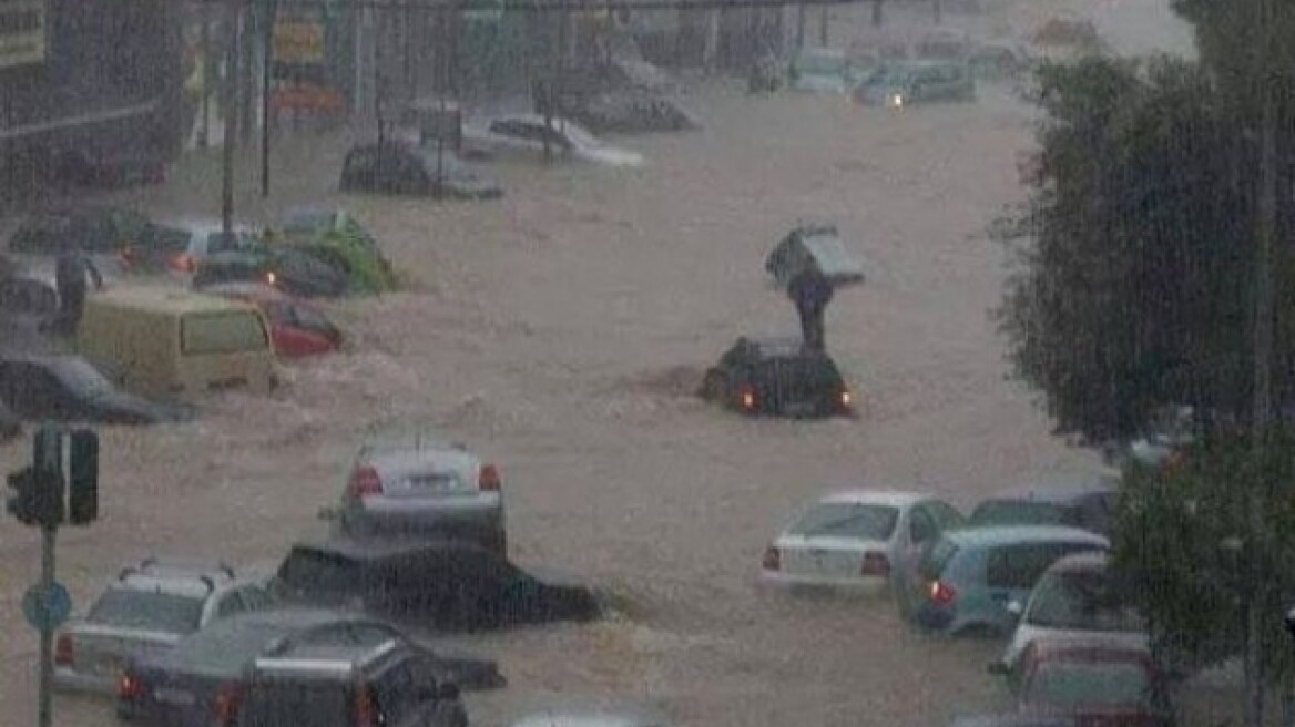 Η Δούρου τρέχει τώρα να καθαρίσει τα ρέματα της Αττικής