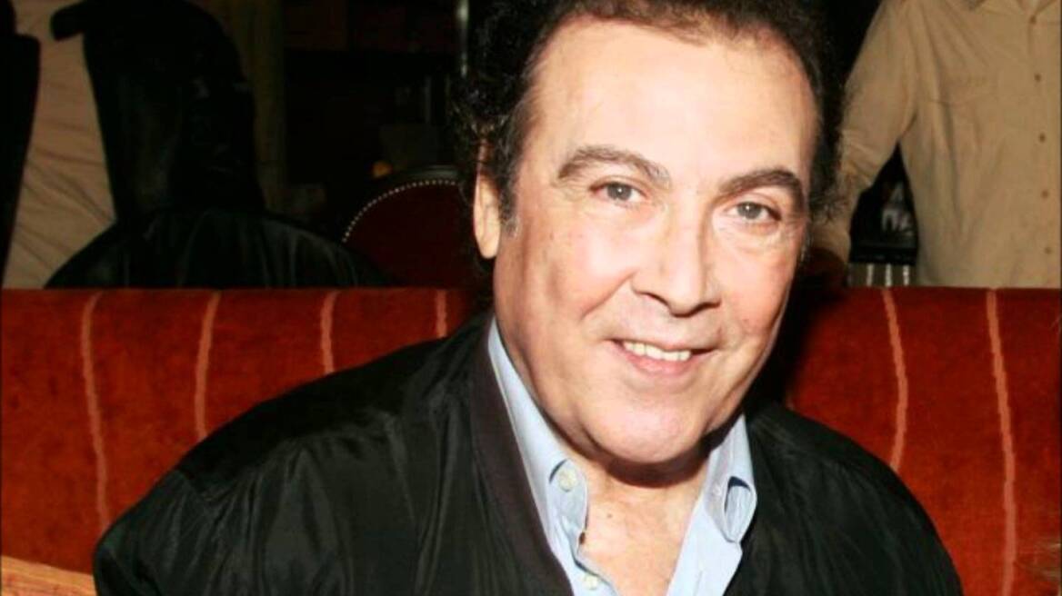 Βίντεο: Ευδιάθετος ο Τόλης Βοσκόπουλος στην πρόβα, μετά τη νοσηλεία του 