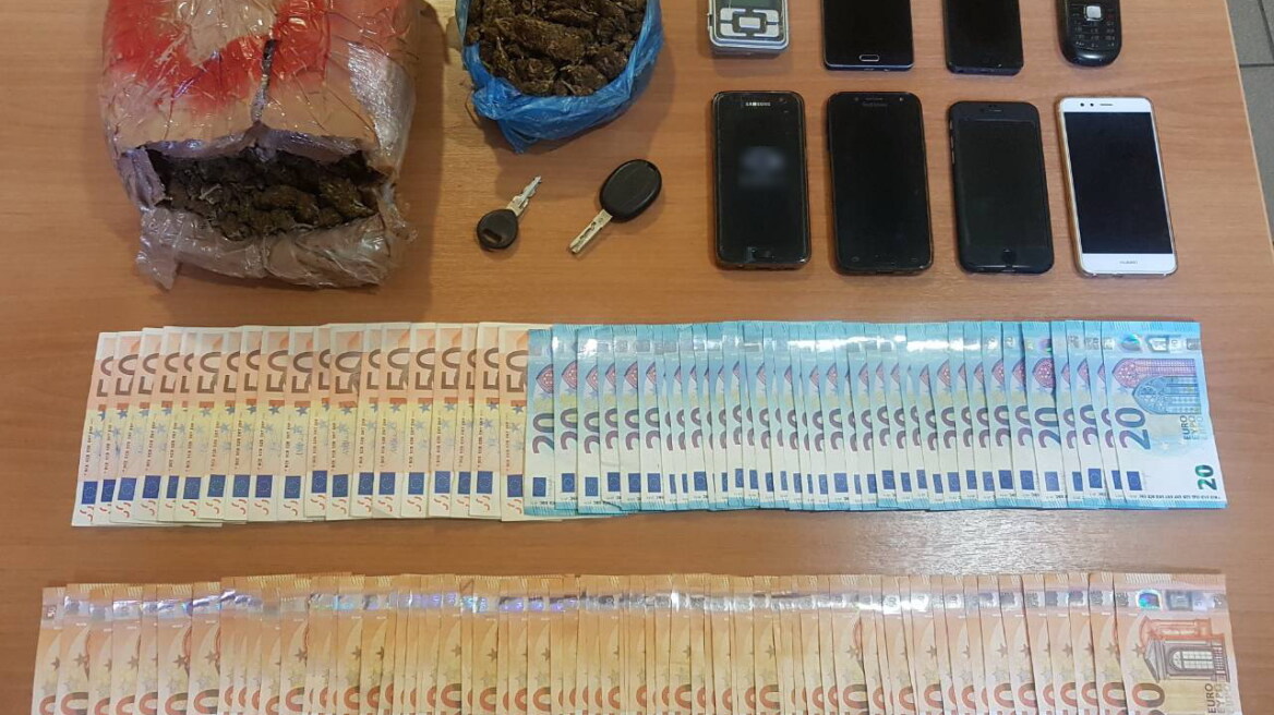 Με γυναίκα αρχηγό έσπρωχναν χασίς και κοκαΐνη στη Λέσβο