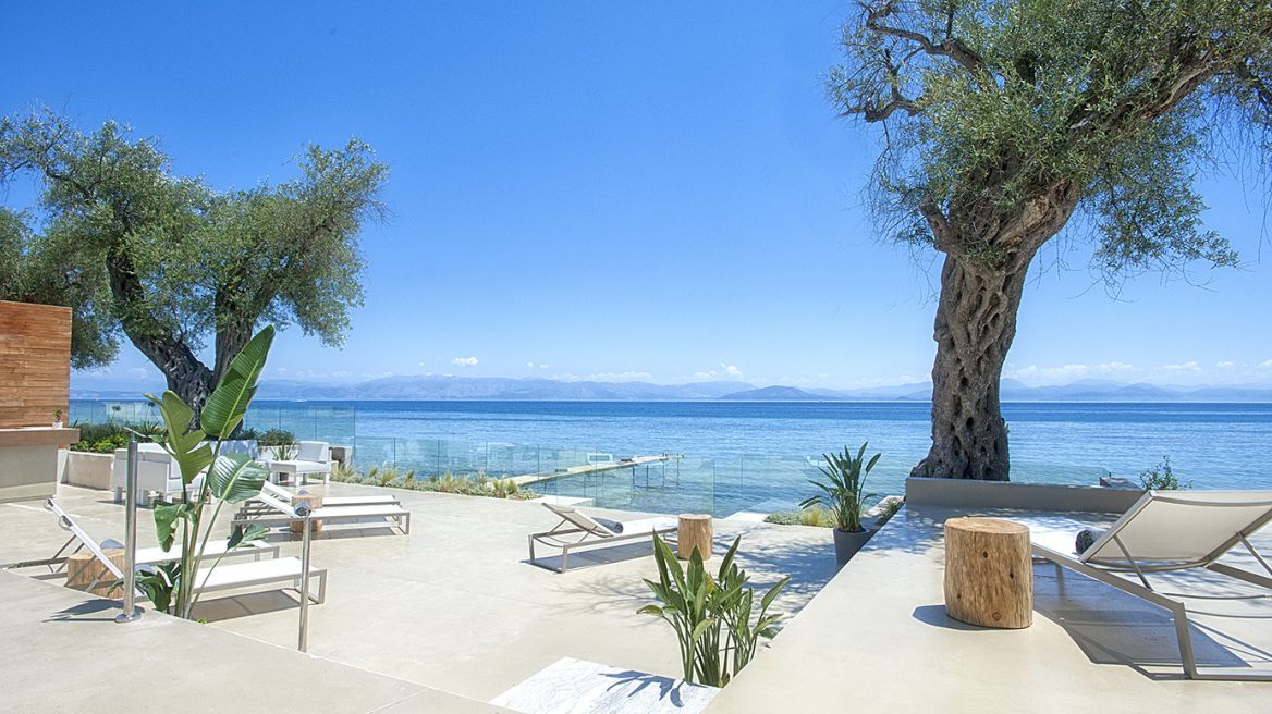 Οι υψηλοί συμβολισμοί της επίσκεψης του πρώην εμίρη Χαμάντ μπιν Χαλιφά αλ Θανί στο Domes Miramare Corfu 