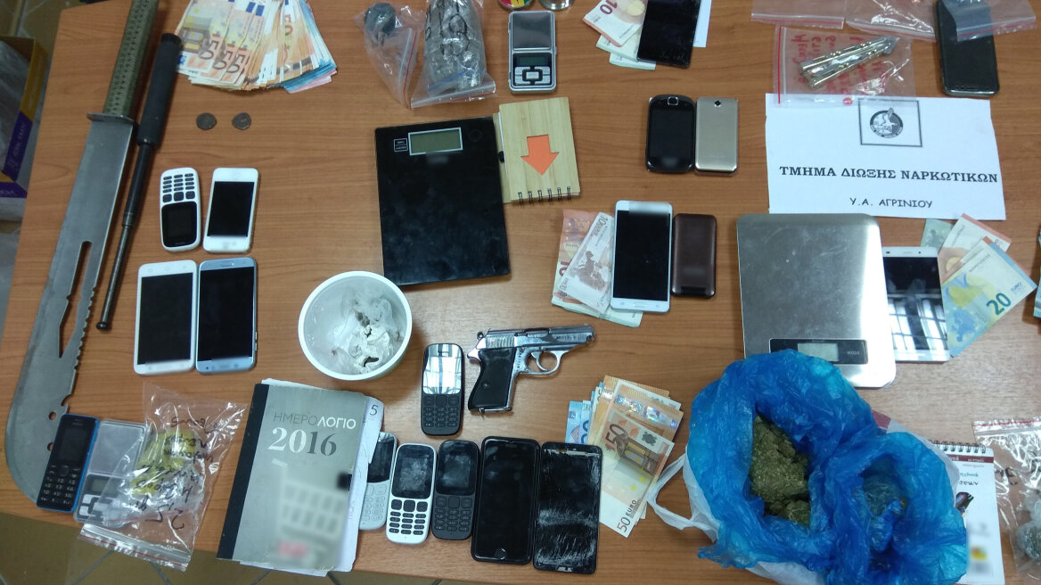 Αγρίνιο: Συνελήφθησαν τα 27 από τα 28  μέλη της σπείρας που «έσπρωχνε» ναρκωτικά σε σχολεία