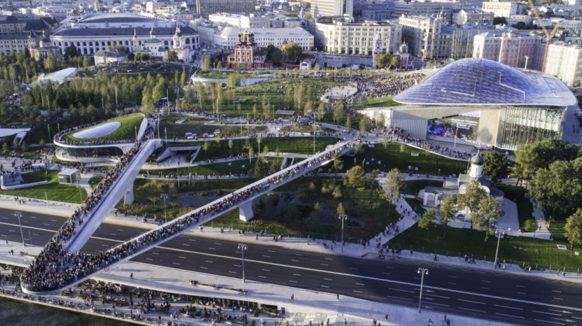 Μόσχα: Δημοφιλέστερος τόπος για... σεξ το πάρκο δίπλα στο Κρεμλίνο