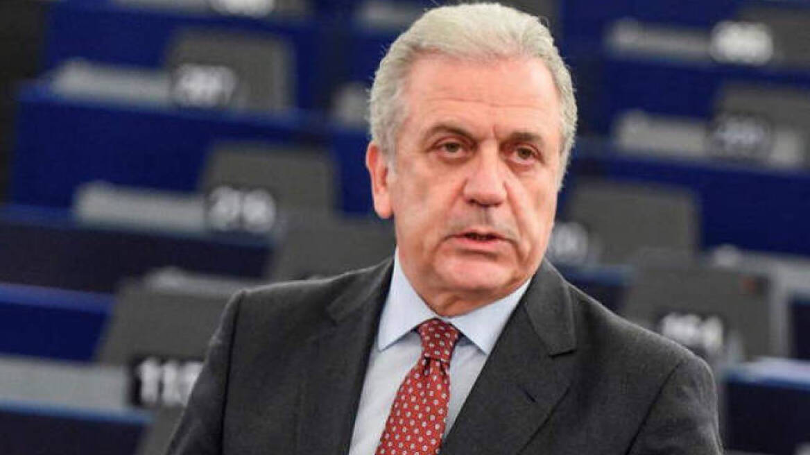 Αβραμόπουλος: Οι χώρες της ΕΕ πρέπει να ενισχύσουν την επανεγκατάσταση προσφύγων