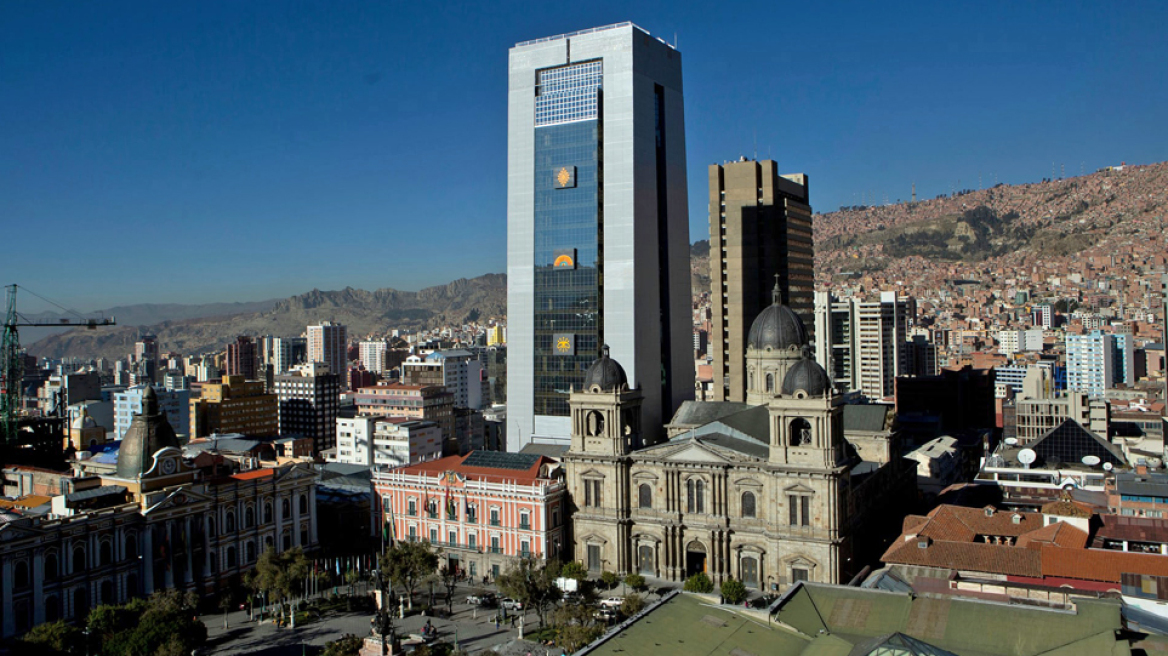 Βολιβία: Οργή για το νέο προεδρικό παλάτι με πισίνα και τζακούζι που έφτιαξε για τον εαυτό του ο Έβο Μοράλες