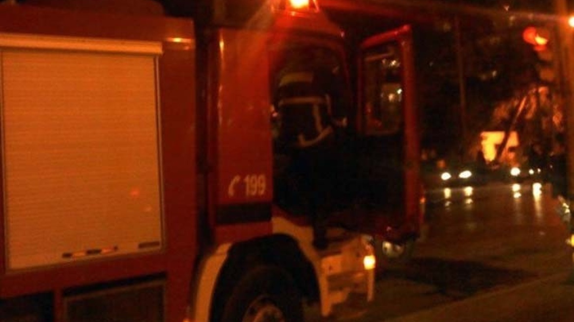 Πυρκαγιά σε ακατοίκητο κτίριο στη Νέα Φιλαδέλφεια