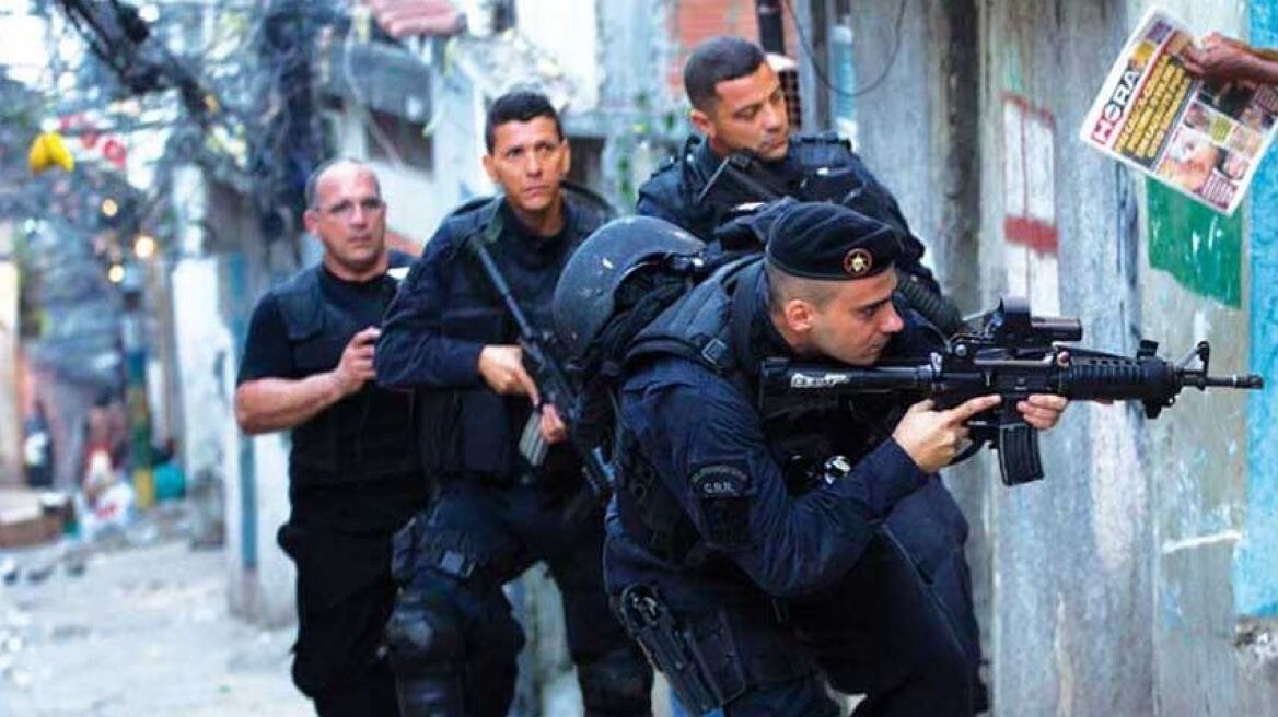 Πόλεμος στρατού-καρτέλ ναρκωτικών στη Βραζιλία: 14 νεκροί σε μεγάλη επιχείρηση στο Ρίο