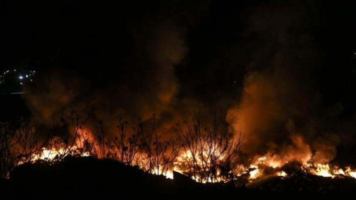Συναγερμός στην Άνδρο: Φωτιά στην περιοχή Στενιές