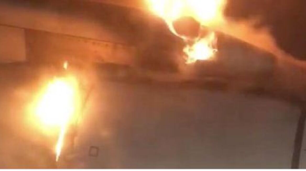 Τρόμος στον αέρα: Κινητήρας αεροπλάνου με 200 επιβάτες πιάνει φωτιά εν πτήσει!