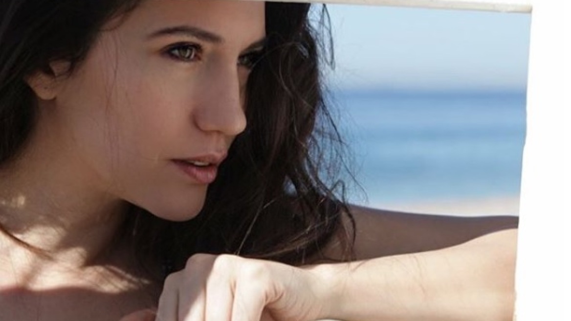 Ελένη Βαΐτσου: Τόπλες στο Instagram