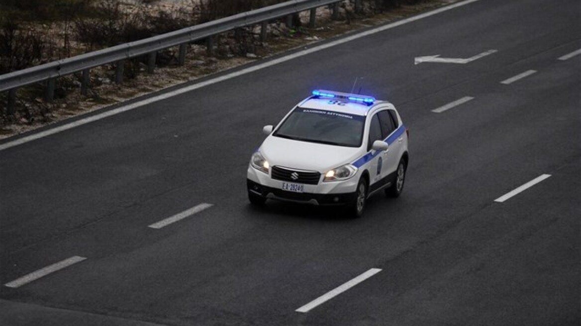 Δύο Έλληνες μετέφεραν 31 παράνομους αλλοδαπούς από τα σύνορα της Τουρκίας