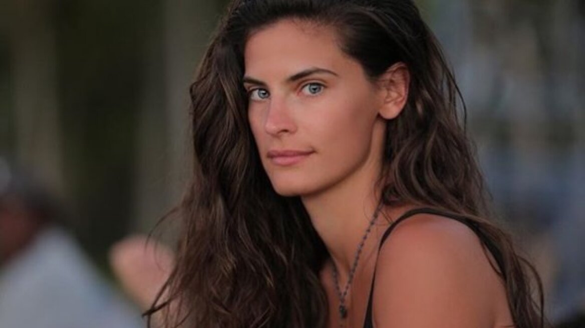 Χριστίνα Μπόμπα: Ποζάρει με νυφικό λίγο πριν το γάμο