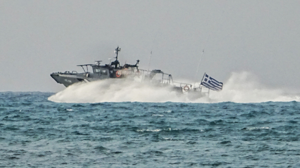 Αργοστόλι: Στο κλειστό γήπεδο θα φιλοξενηθούν οι 87 μετανάστες που εντοπίστηκαν σε ιστιοφόρο