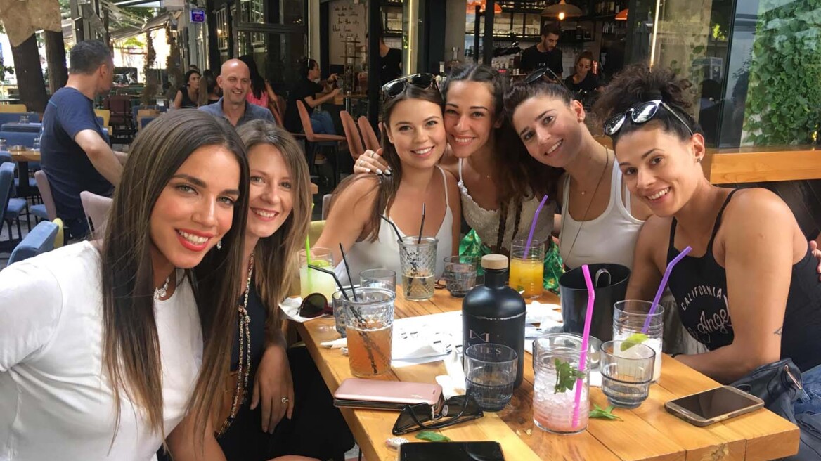 «Αναστάτωσε» το κέντρο της Λάρισας η Κατερίνα Στικούδη