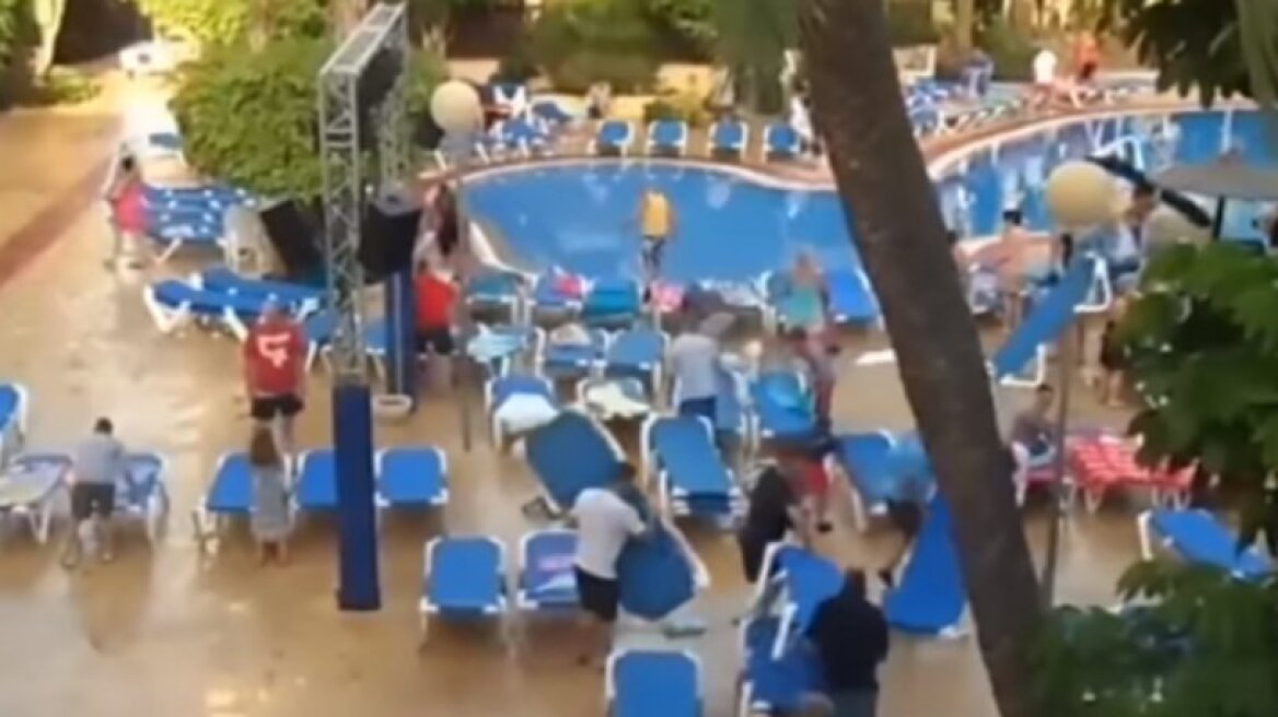 Βίντεο: Απίστευτη «μάχη» από δεκάδες τουρίστες για μία θέση δίπλα σε πισίνα!  