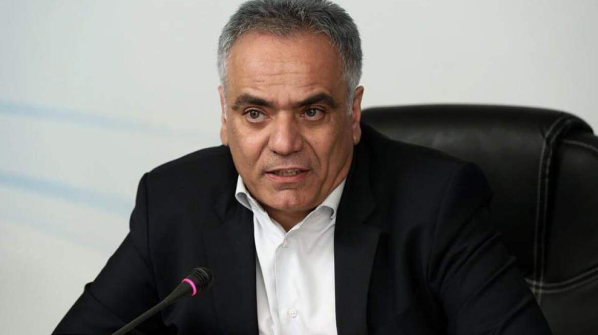 Αμήχανη απάντηση Σκουρλέτη για το σποτ του ΣΥΡΙΖΑ: Δεν είχαμε πρόθεση να προσβάλλουμε το δημοσιογραφικό κόσμο