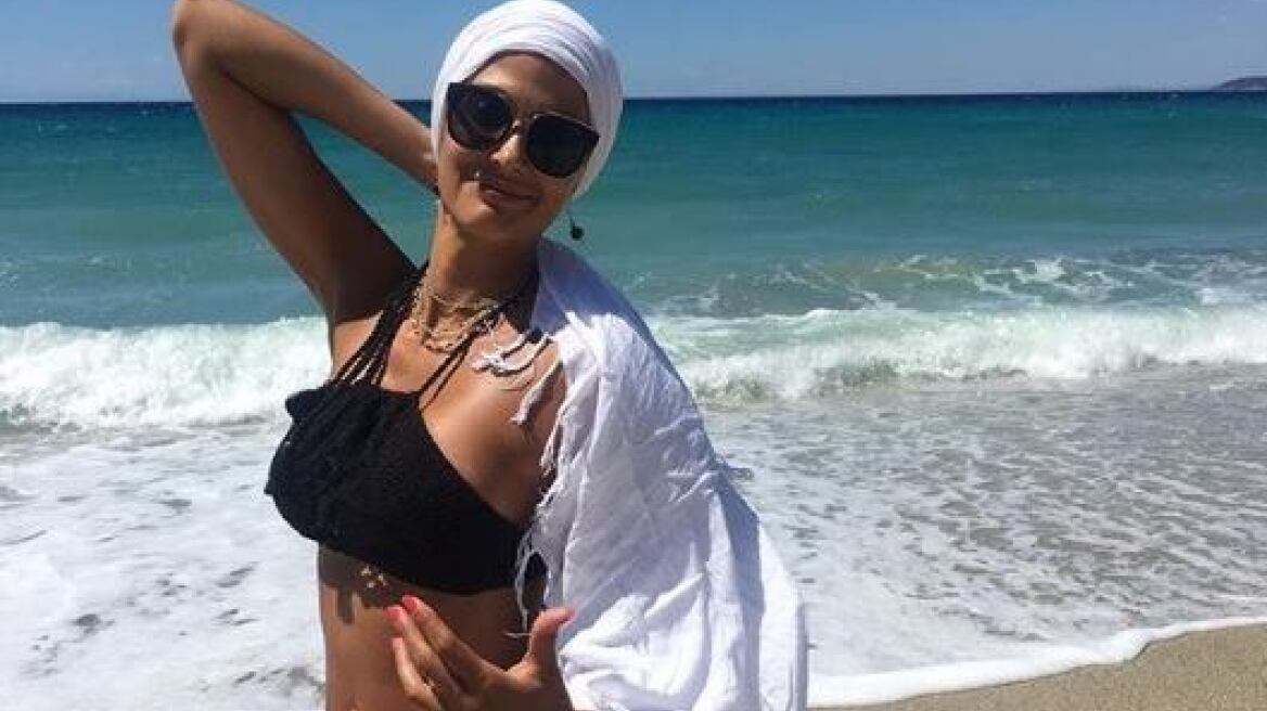 Τα οπίσθια της Αλέκας Καμηλά στέκουν πολύ ψηλά 