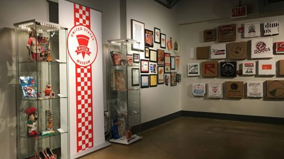 Στο Σικάγο λειτουργεί μουσείο πίτσας με απίθανα εκθέματα