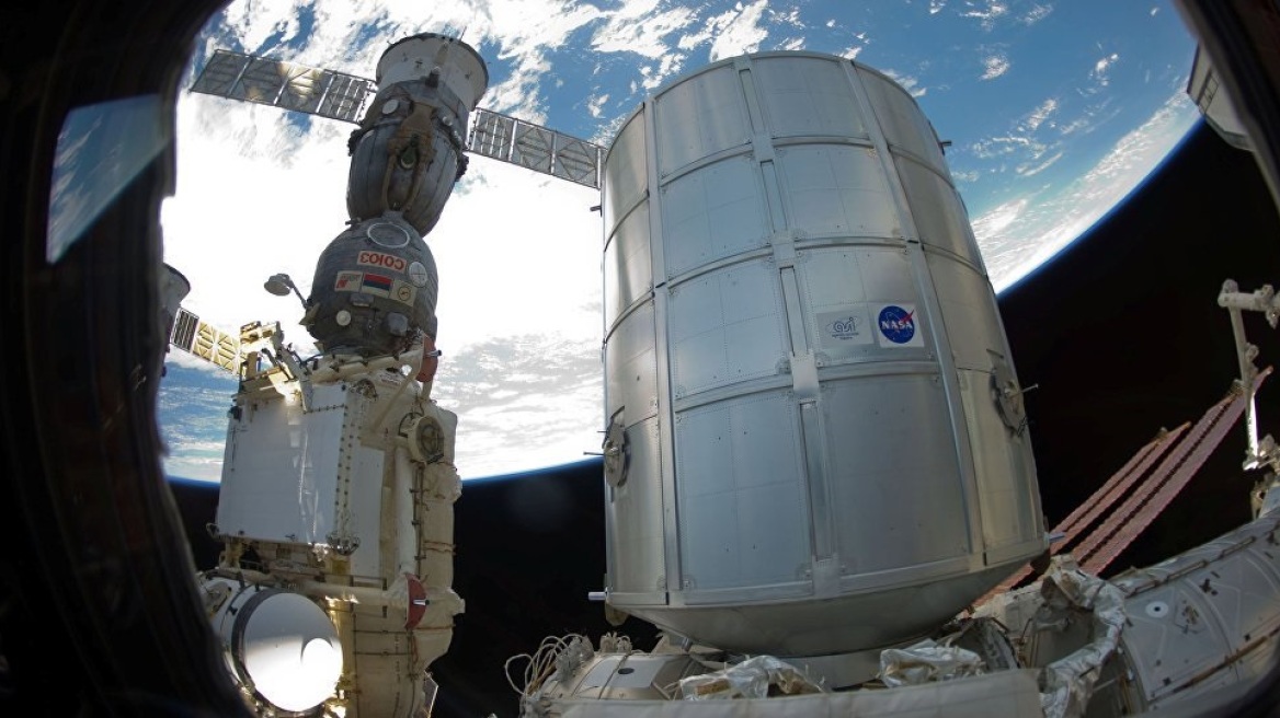 «Ουδέν σχόλιο» από τους Ρώσους για τη ρωγμή στο διαστημόπλοιο Soyuz