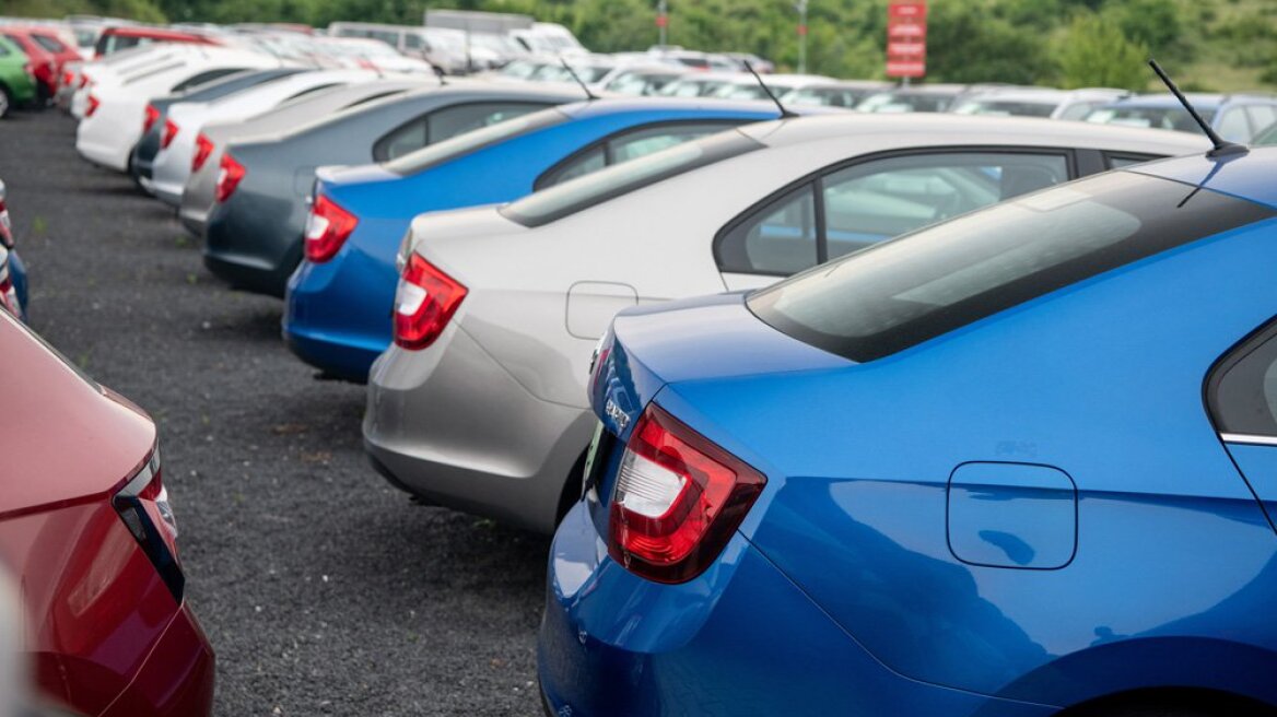 Ελλάδα: «Άδειασαν» οι εκθέσεις αυτοκινήτων απο αυτοκίνητα