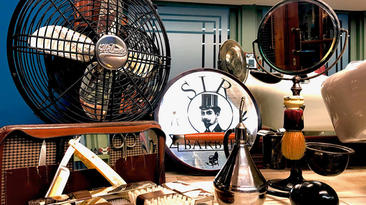 Ο Κουμανταρέας στη Στοά Μπολάνη