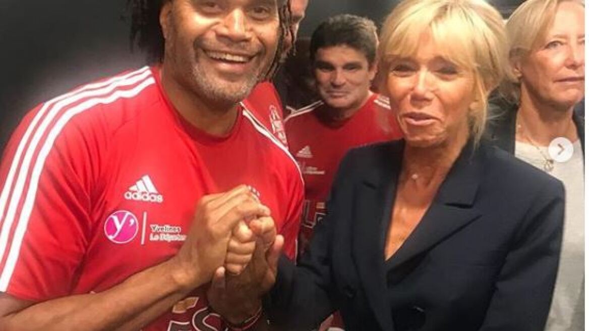 Οι πόζες του Καρεμπέ με τη Μπριζίτ Μακρόν στο Stade de France