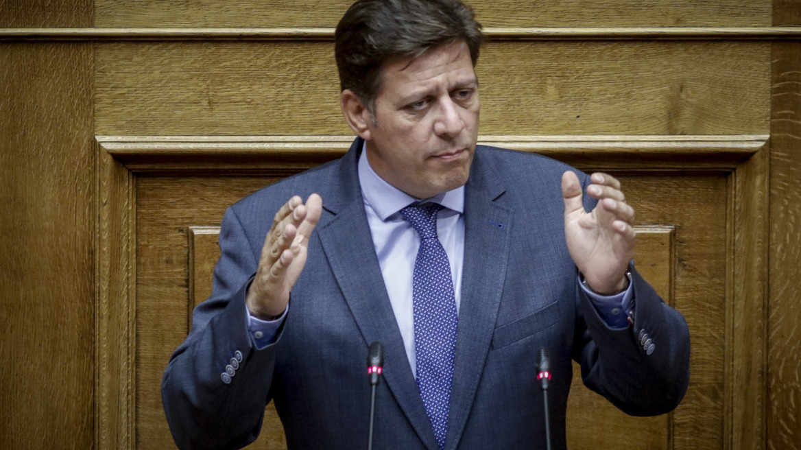 Βαρβιτσιώτης: Ο Βίτσας αποφεύγει συστηματικά τον έλεγχο για τα hot spot του Ανατολικού Αιγαίου