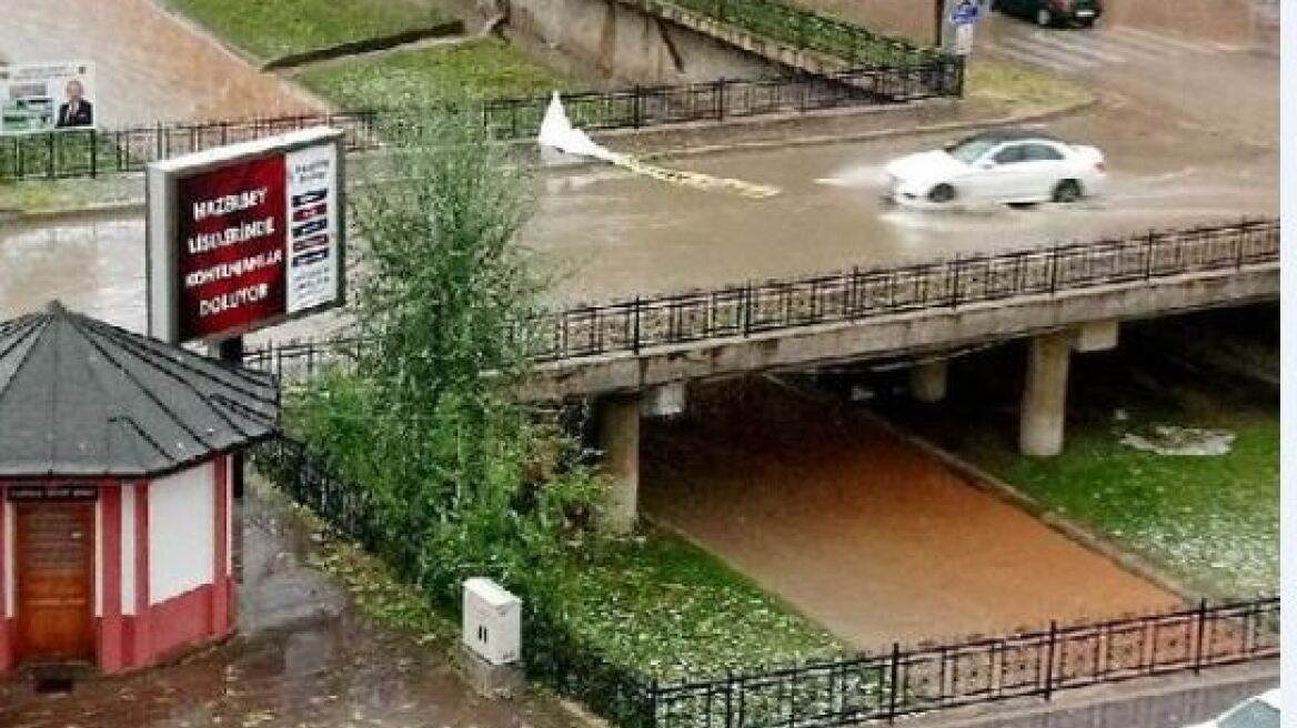 Σοβαρές καταστροφές από χαλαζόπτωση στη βόρεια Τουρκία