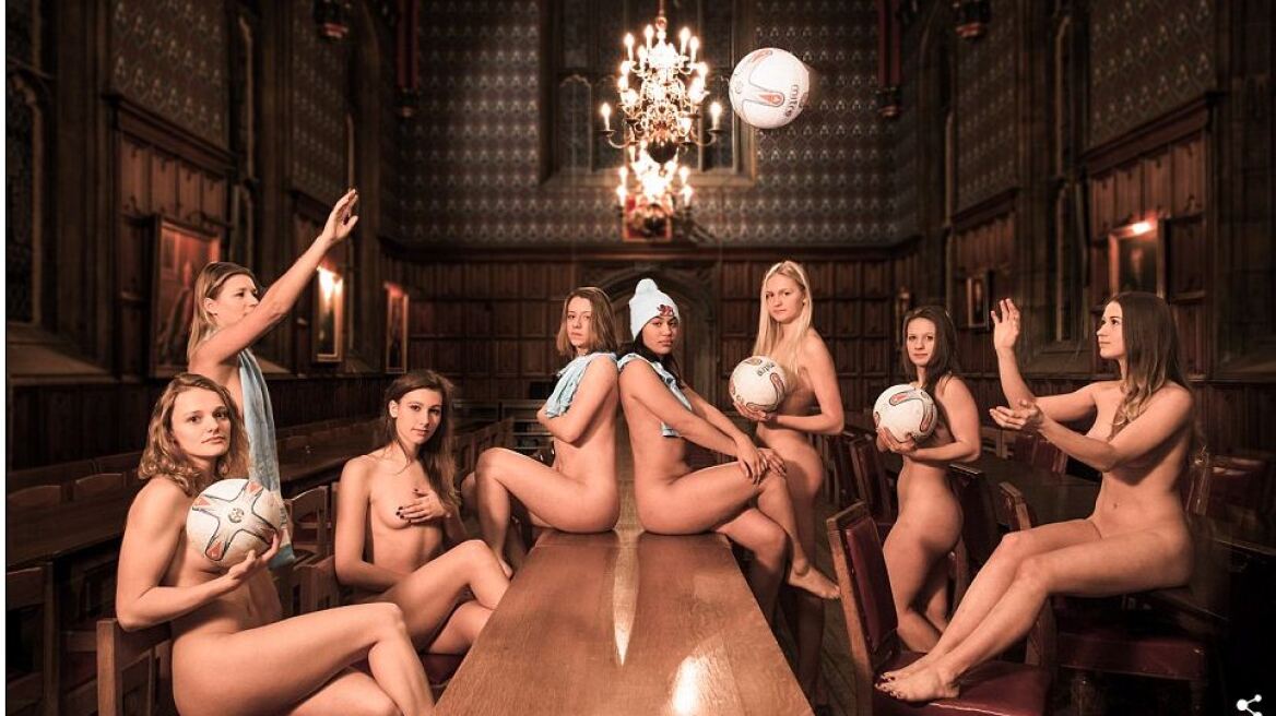 Τα πιο καλλίγραμμα κορμιά του Πανεπιστημίου του Κέιμπριτζ ξεγυμνώνονται για καλό σκοπό