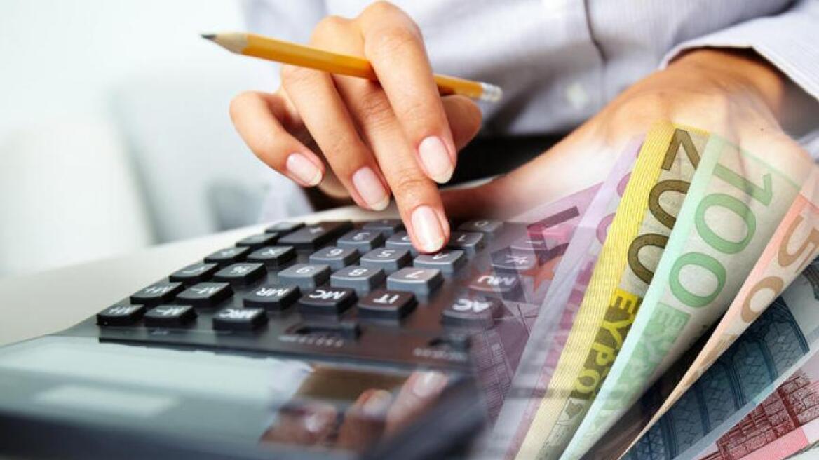 Κολλημένες στα 2,7 δισ. οι ληξιπρόθεσμες οφειλές του Δημοσίου