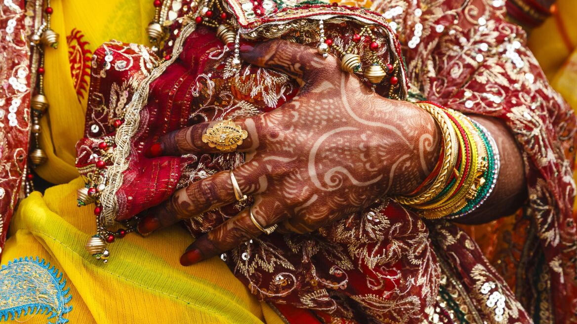 Έρευνα: Το 1/3 των γυναικών που αυτοκτονούν παγκοσμίως είναι Ινδές