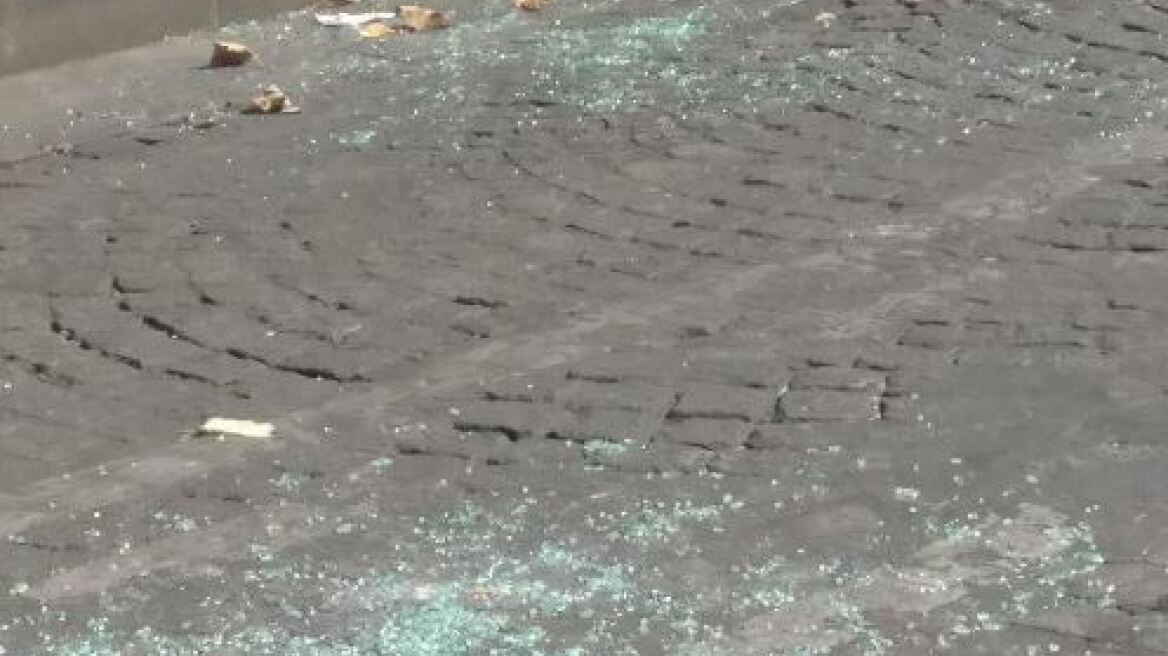 Γαλλία: Συναγερμός για ύποπτο όχημα στη Σανζ Ελιζέ 