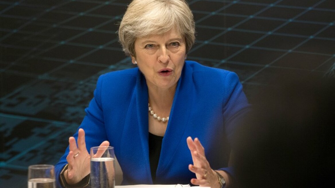 Βρετανία: Εκνευρισμένη η Μέι από τις εικασίες για το πολιτικό μέλλον της