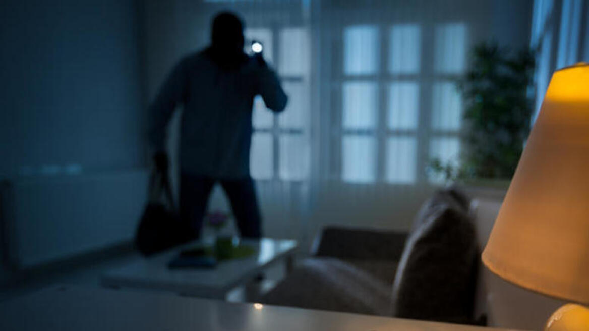 Λήστεψαν την κόρη όταν οι γονείς βρίσκονταν στη ΔΕΘ