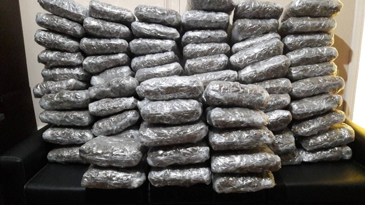 Εβρος: Με βάρκα θα έβγαζαν 77 κιλά χασίς στην Τουρκία