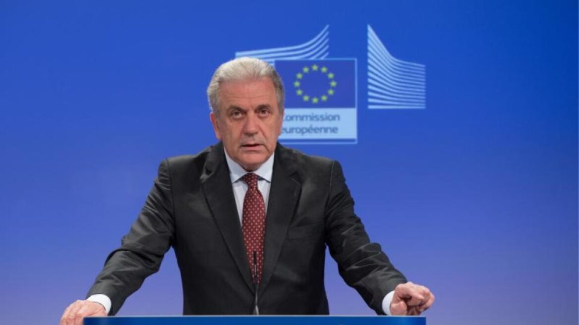Αβραμόπουλος για μετανάστες: Σύντομα στην Κύπρο Ευρωπαίοι συνοριοφύλακες