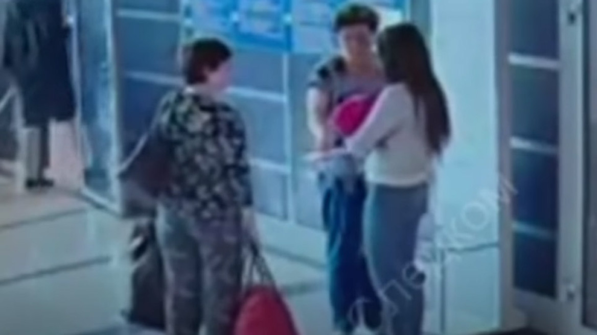 Συγκλονιστικό βίντεο: Ρωσίδα πουλά το μόλις εννέα ημερών μωρό της για 38 ευρώ!