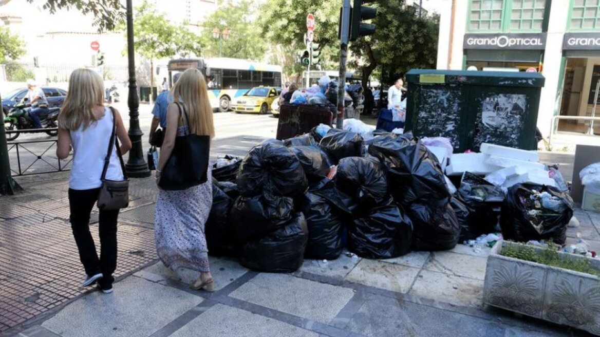 Έξι προτάσεις για λιγότερα σκουπίδια από τον τουρισμό