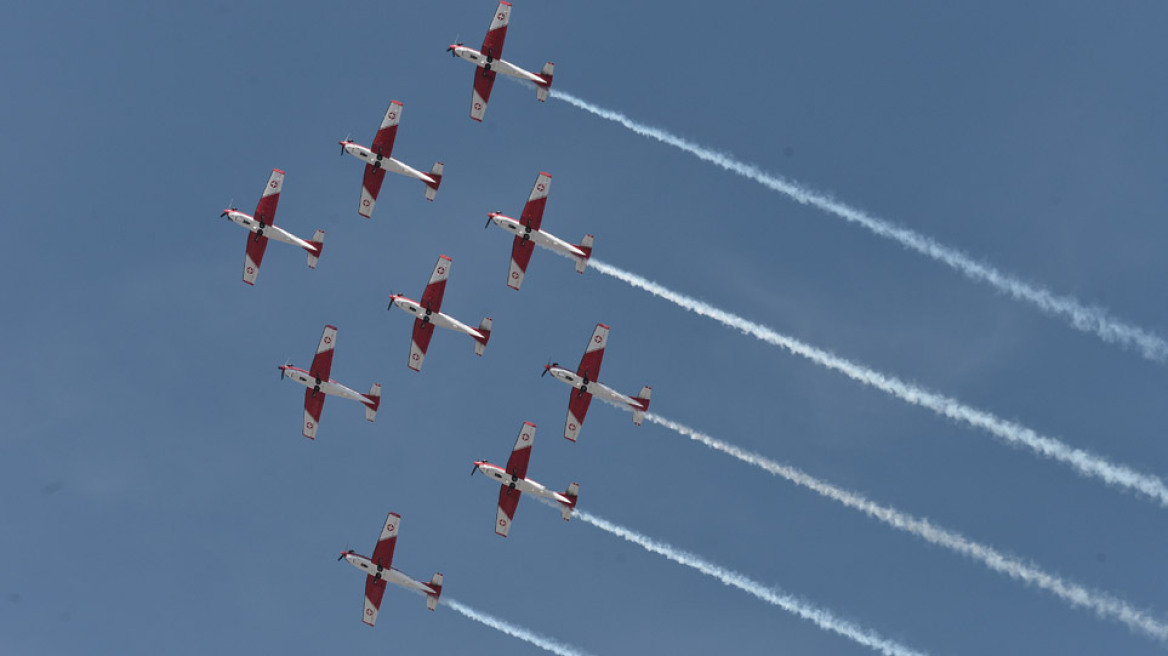 Υπερθέαμα στους αιθέρες και φιγούρες που κόβουν την ανάσα στο Athens Flying Week