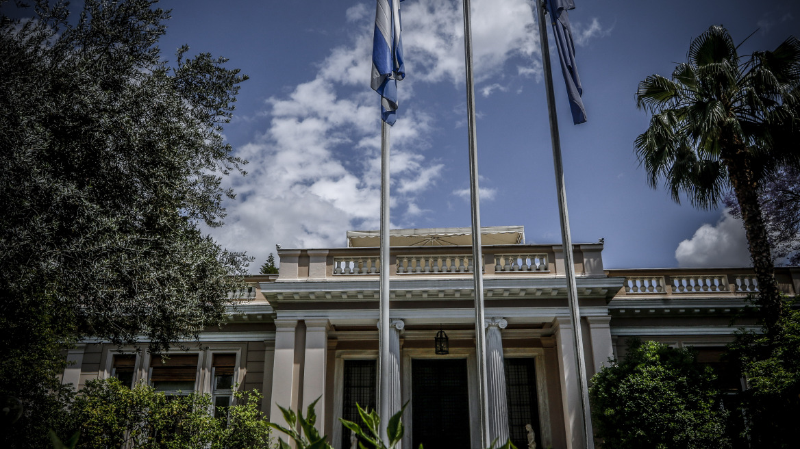 Μαξίμου για Μητσοτάκη: Ο λαός δεν θα του δώσει την ευκαιρία να διαμοιράσει τα ιμάτια του κράτους