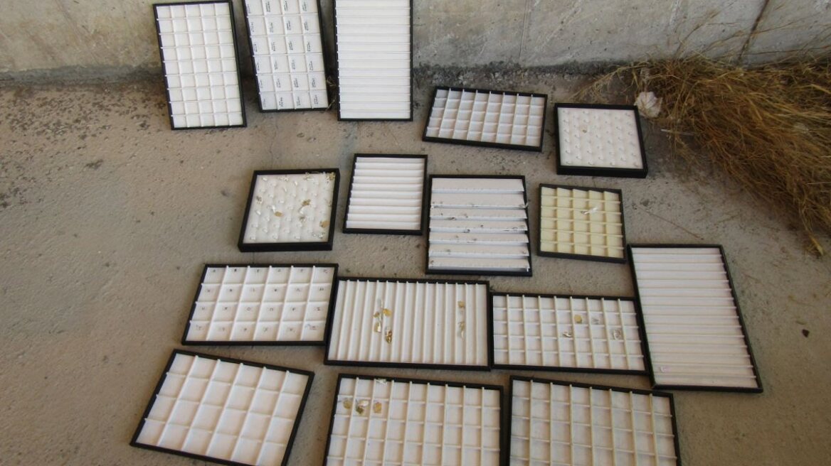 Δραπέτης ο ληστής κοσμηματοπωλείου στη Χαλκίδα