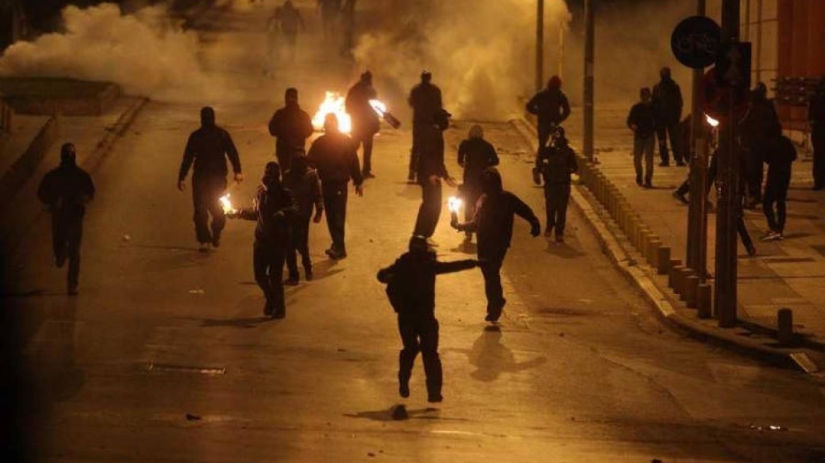 Τουρκικό ΥΠΕΞ: Οι μολότοφ είχαν στόχο το προξενείο μας στη Θεσσαλονίκη 