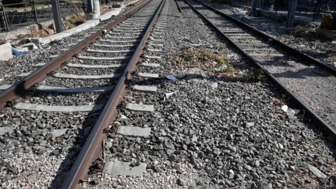 Εκτροχιάστηκε μηχανή τραίνου στην περιοχή Ξυνιά στο Δομοκό 