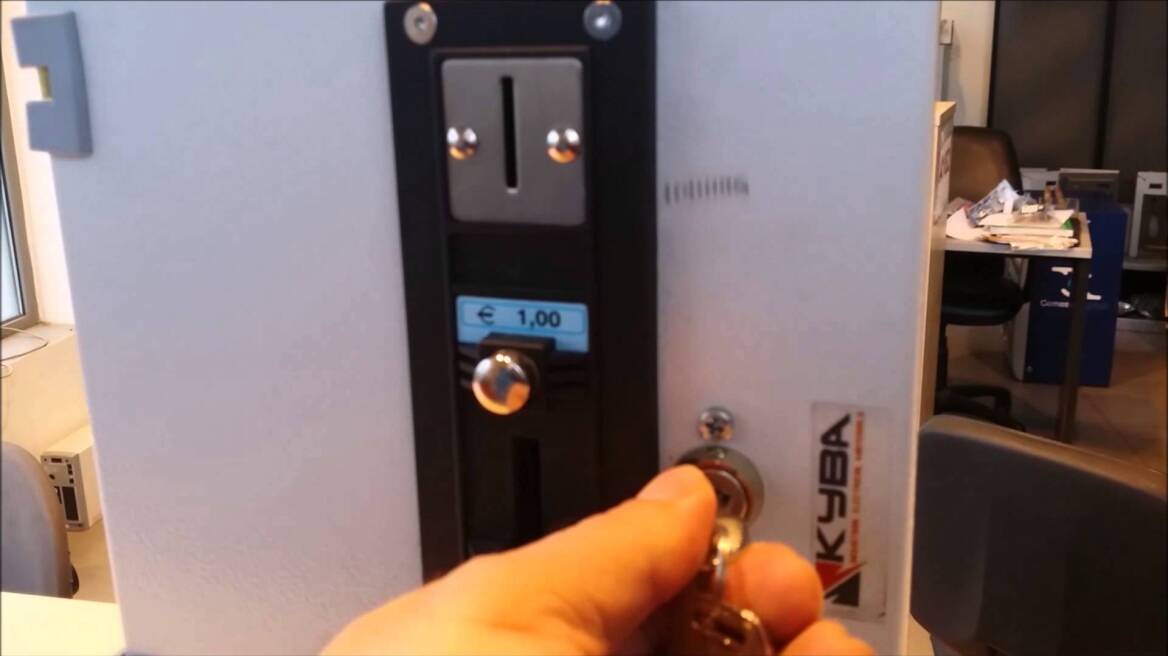 Πιτσιρίκια παραβίαζαν κερματοδέκτες και ψυγεία στη Λιβαδειά