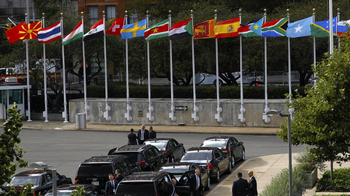 Ο Τραμπ βάζει τέλος στη βίζα για τους ομόφυλους συντρόφους εργαζομένων στον ΟΗΕ