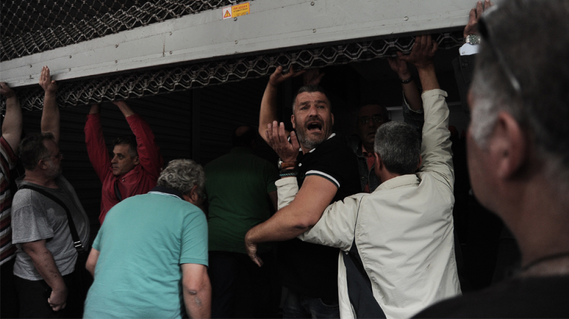«Ντου» στο υπουργείο Οικονομικών - Διαμαρτυρία για τα Βαρέα και Ανθυγιεινά Επαγγέλματα