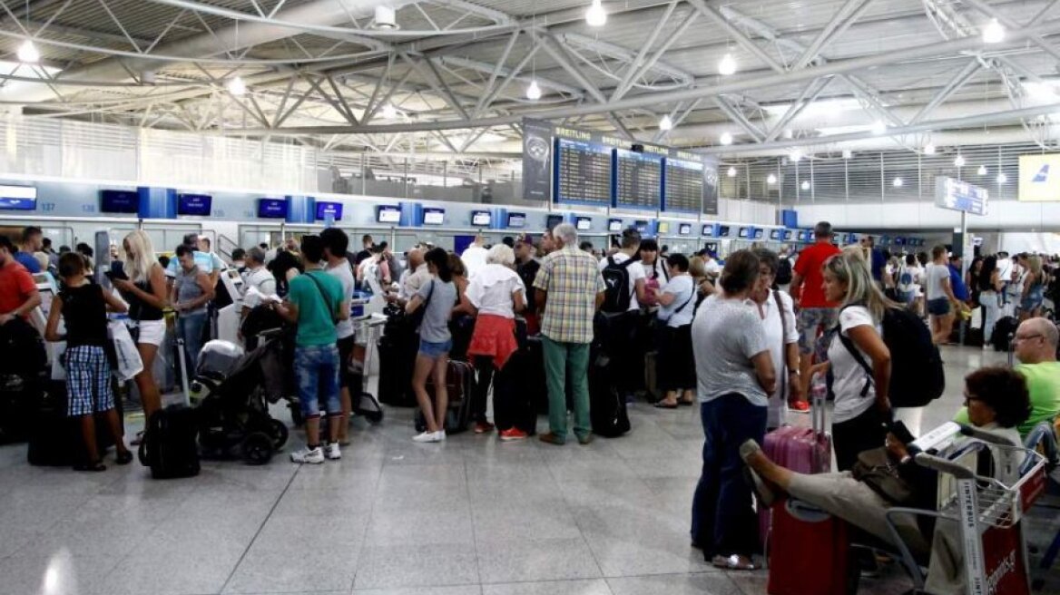 «Αναταράξεις» στις αεροπορικές εν μέσω ρεκόρ επιβατικής κίνησης